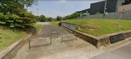 ��t���l�X���s���P�u1���ڂ̓y�n�̎��ӊ�