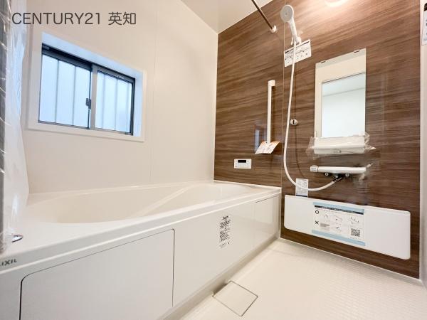 ��t����t�s��ы所�����̐V�z��ˌ��Ă̗���