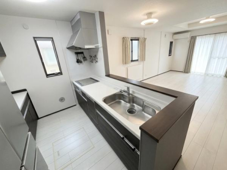 ��t����t�s��t����䓌3���� 24-5�̒��È�ˌ��ẴL�b�`��