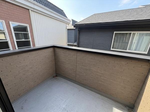 ��t����t�s��t����䓌3���� 24-5�̒��È�ˌ��Ẵo���R�j�[