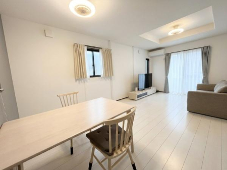 ��t����t�s��t����䓌3���� 24-5�̒��È�ˌ��Ẵ��r���O