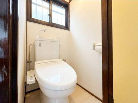��t���l�X���s�a�ǔ� 219-8�̒��È�ˌ��Ẵg�C��