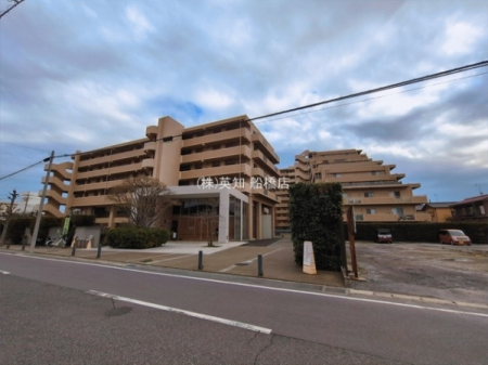 ��t���D���s��~��3���ڂ̒��Ã}���V�����̉摜